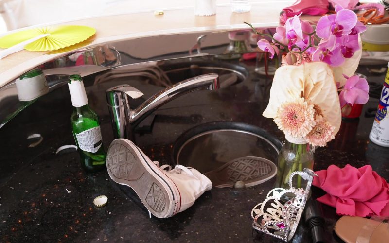 Converse Shoes in Below Deck Sailing Yacht S05E09 (2024) (Image 1)