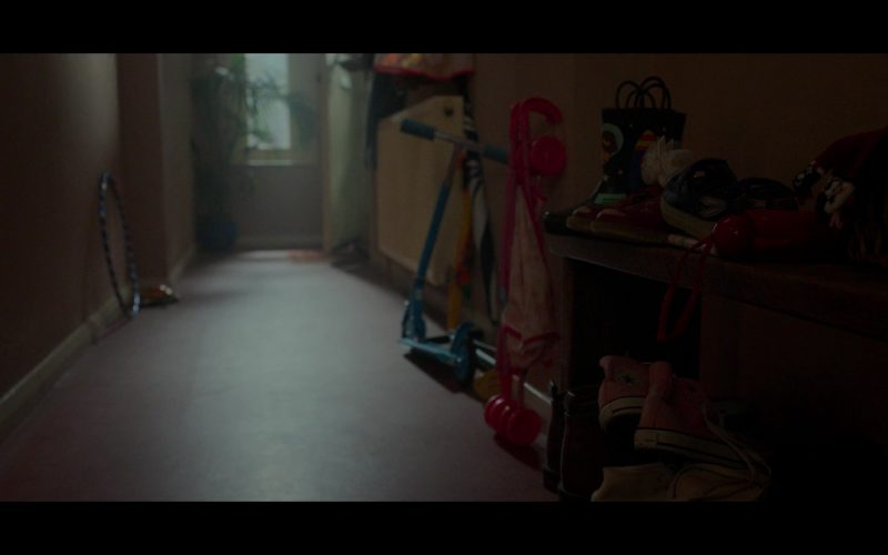 Converse Shoes in Black Doves S01E04 “Go Bang Time” (2024) (Image 1)