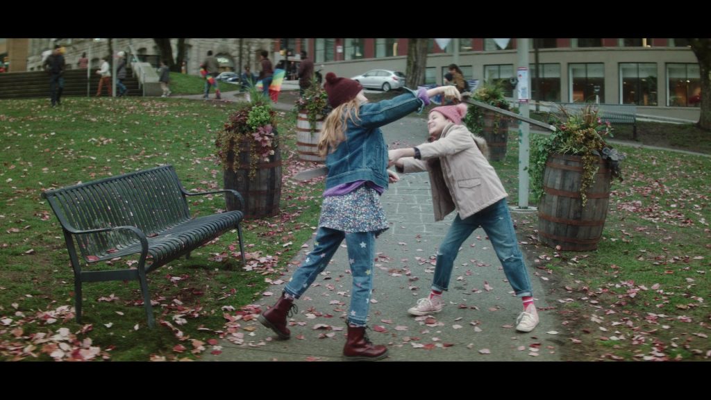 Converse Shoes in Dead Boy Detectives S01E04 “The Case of the Lighthouse Leapers” (2024) (Image 1)