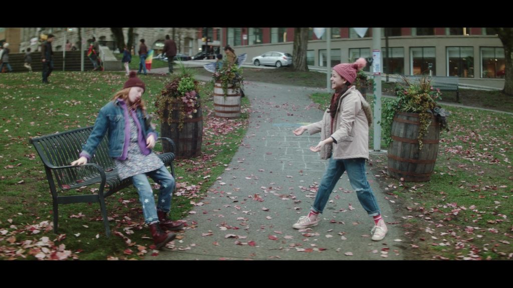 Converse Shoes in Dead Boy Detectives S01E04 “The Case of the Lighthouse Leapers” (2024) (Image 4)