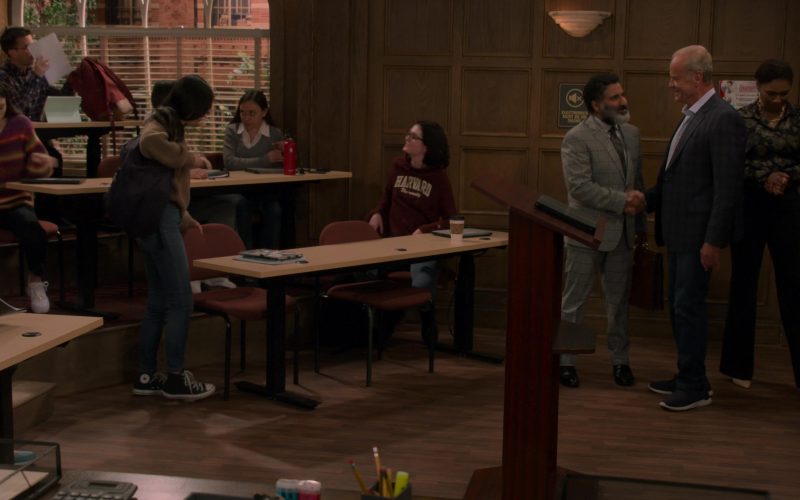 Converse Shoes in Frasier S01E08 “The B Story” (2023) (Image 1)