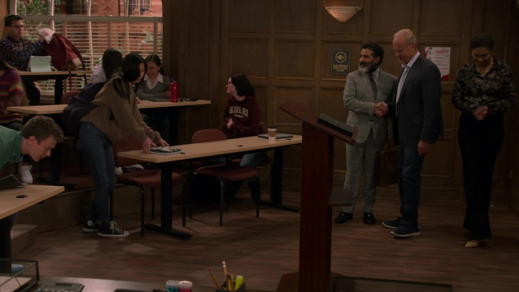 Converse Shoes in Frasier S01E08 “The B Story” (2023) (Image 2)