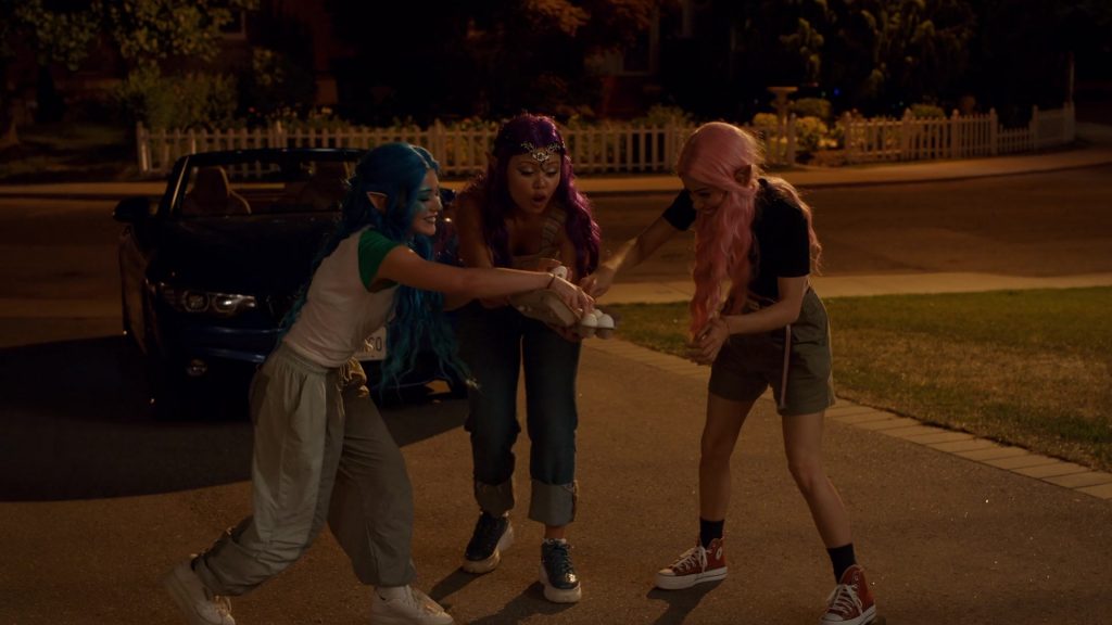 Converse Shoes in Ginny and Georgia S03E08 “Is That a Packed Lunch” (2025) (Image 1)
