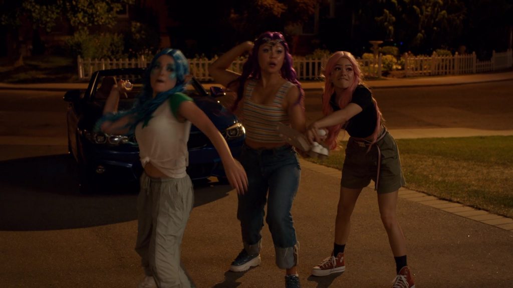 Converse Shoes in Ginny and Georgia S03E08 “Is That a Packed Lunch” (2025) (Image 2)