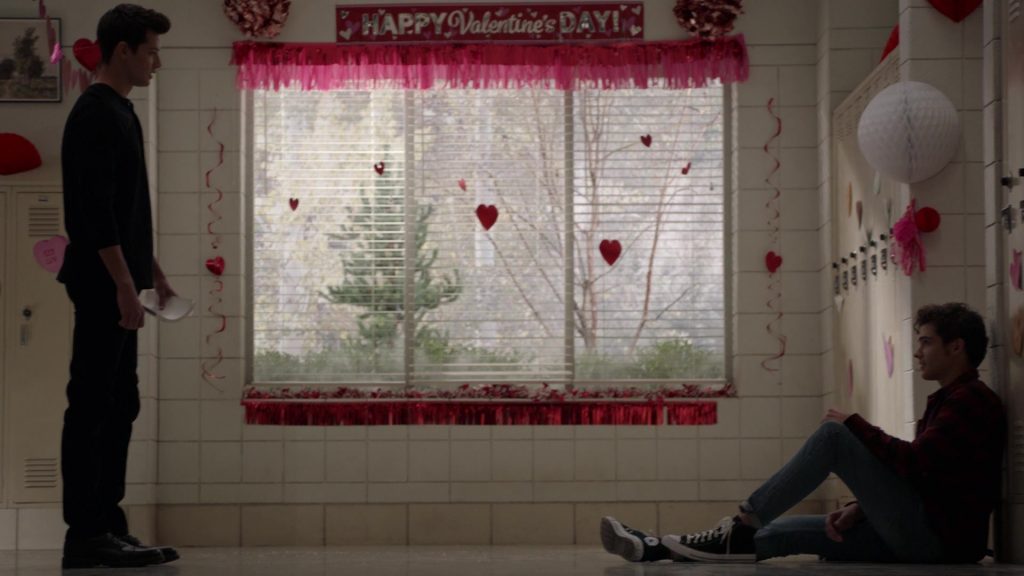 Converse Shoes in High School Musical - The Musical - The Series S02E03 “Valentine's Day” (2021) (Image 1)