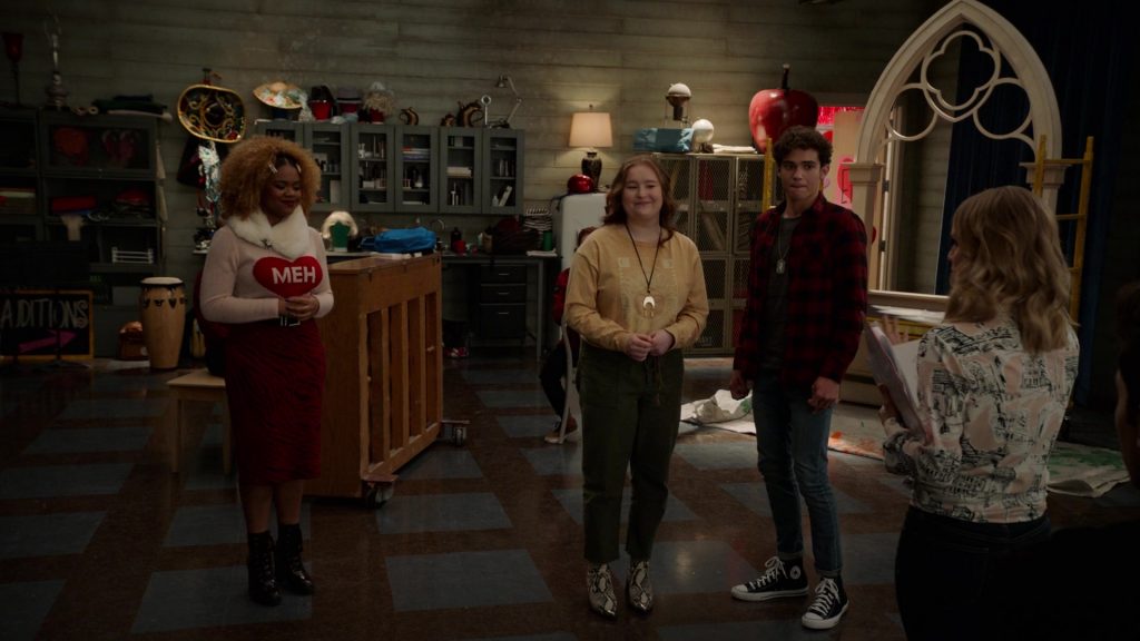 Converse Shoes in High School Musical - The Musical - The Series S02E03 “Valentine's Day” (2021) (Image 3)