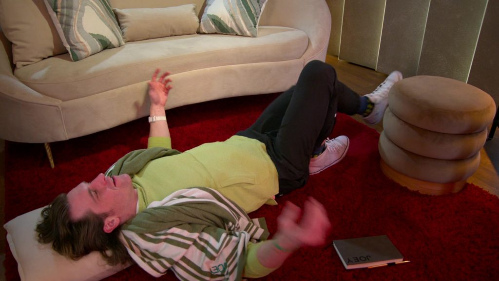 Converse Shoes in Love Is Blind S08E01 “I Have A Husband” (2025) (Image 14)