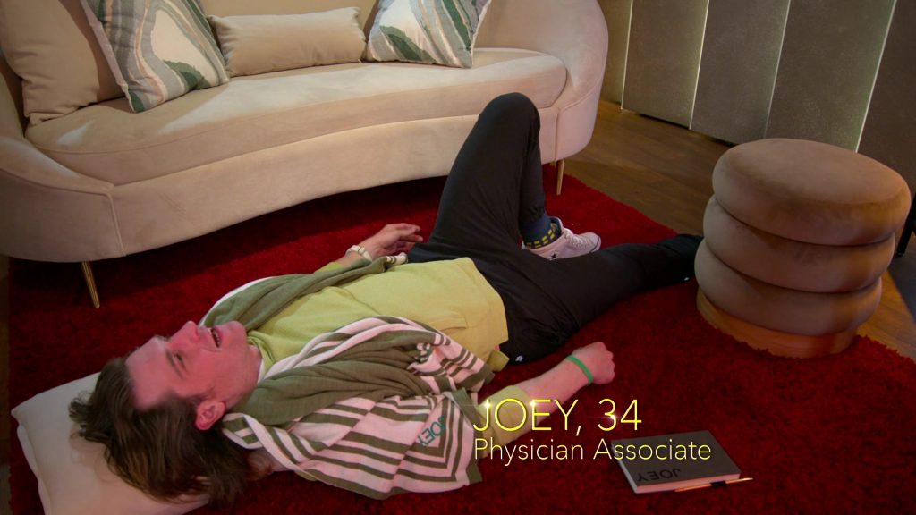 Converse Shoes in Love Is Blind S08E01 “I Have A Husband” (2025) (Image 15)