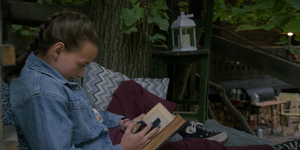 Converse Shoes in NCIS Tony and Ziva S01E06 “We've Got Company” (2025) (Image 10)