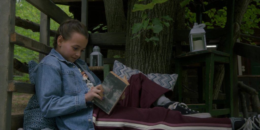 Converse Shoes in NCIS Tony and Ziva S01E06 “We've Got Company” (2025) (Image 6)
