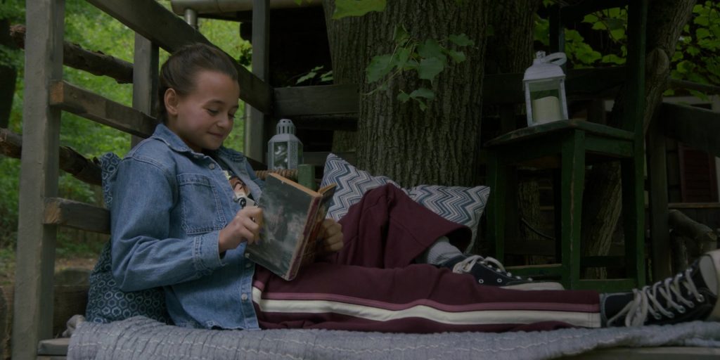 Converse Shoes in NCIS Tony and Ziva S01E06 “We've Got Company” (2025) (Image 7)