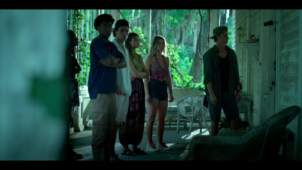 Converse Shoes in Outer Banks S04E01 “The Enduro” (2024) (Image 3)