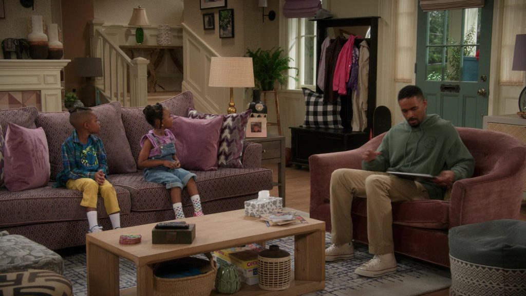 Converse Shoes in Poppa's House S01E09 “Puppy” (2025) (Image 1)