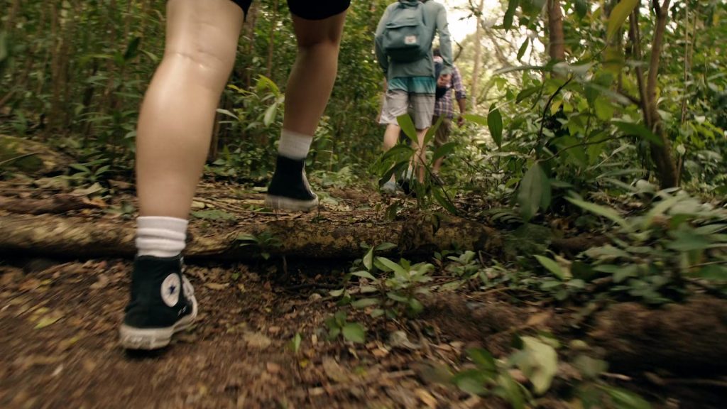 Converse Shoes in Rescue – HI-Surf S01E02 (2024) (Image 1)