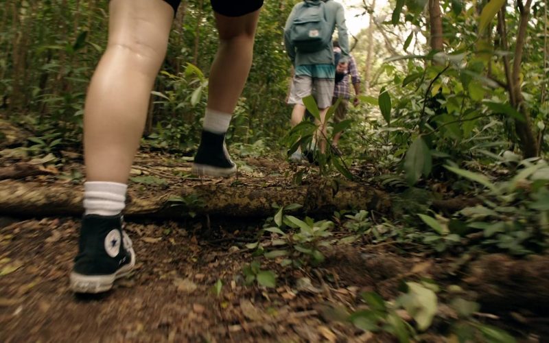 Converse Shoes in Rescue – HI-Surf S01E02 (2024) (Image 1)