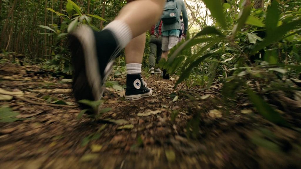 Converse Shoes in Rescue – HI-Surf S01E02 (2024) (Image 2)