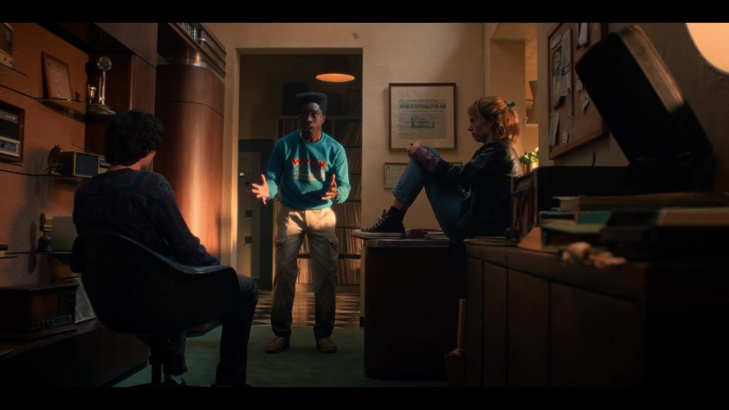 Converse Shoes in Stranger Things S05E06 “Chapter Six – Escape From Camazotz” (2025) (Image 1)