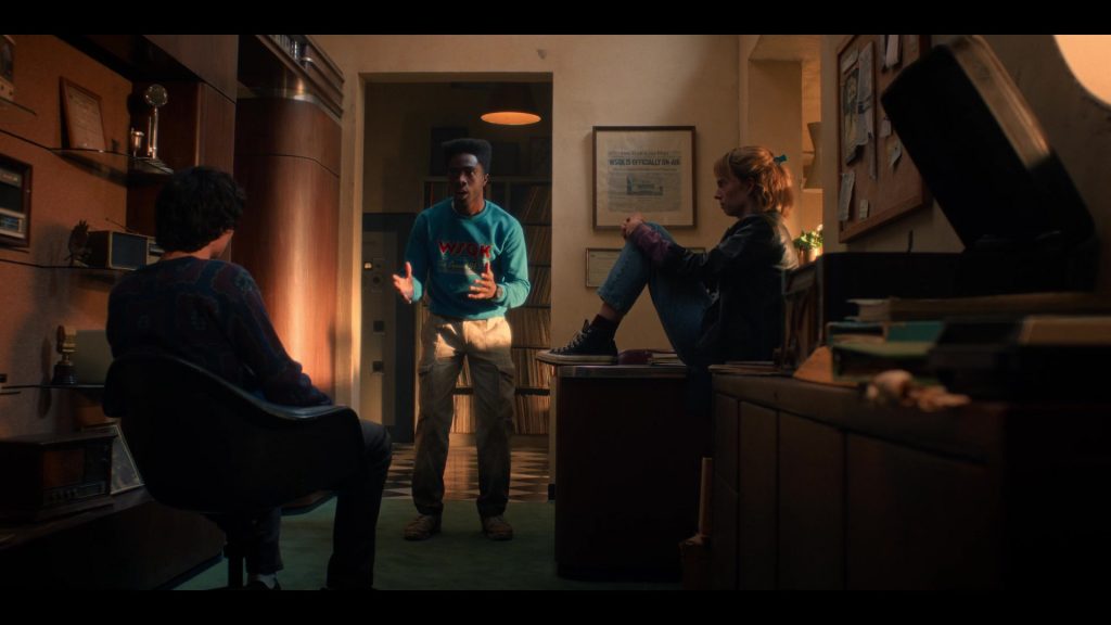 Converse Shoes in Stranger Things S05E06 “Chapter Six – Escape From Camazotz” (2025) (Image 2)
