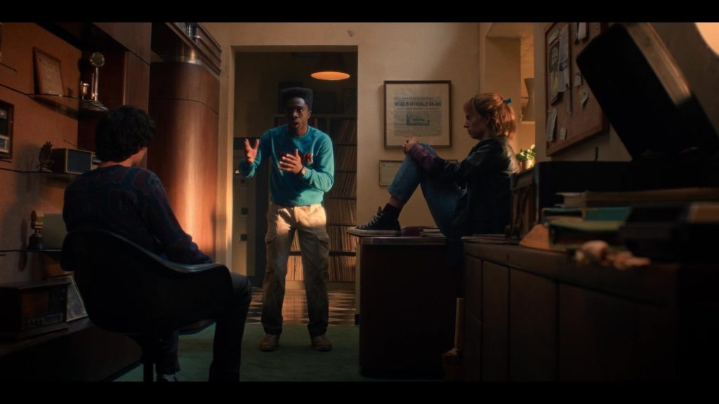 Converse Shoes in Stranger Things S05E06 “Chapter Six – Escape From Camazotz” (2025) (Image 4)