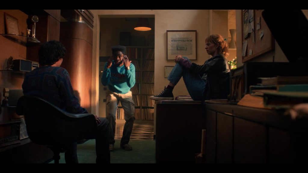 Converse Shoes in Stranger Things S05E06 “Chapter Six – Escape From Camazotz” (2025) (Image 9)