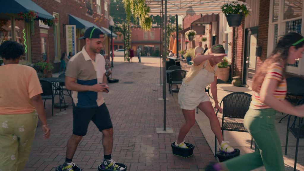 Converse Shoes in Sweet Magnolias S03E03 “The Searchers” (2023) (Image 4)