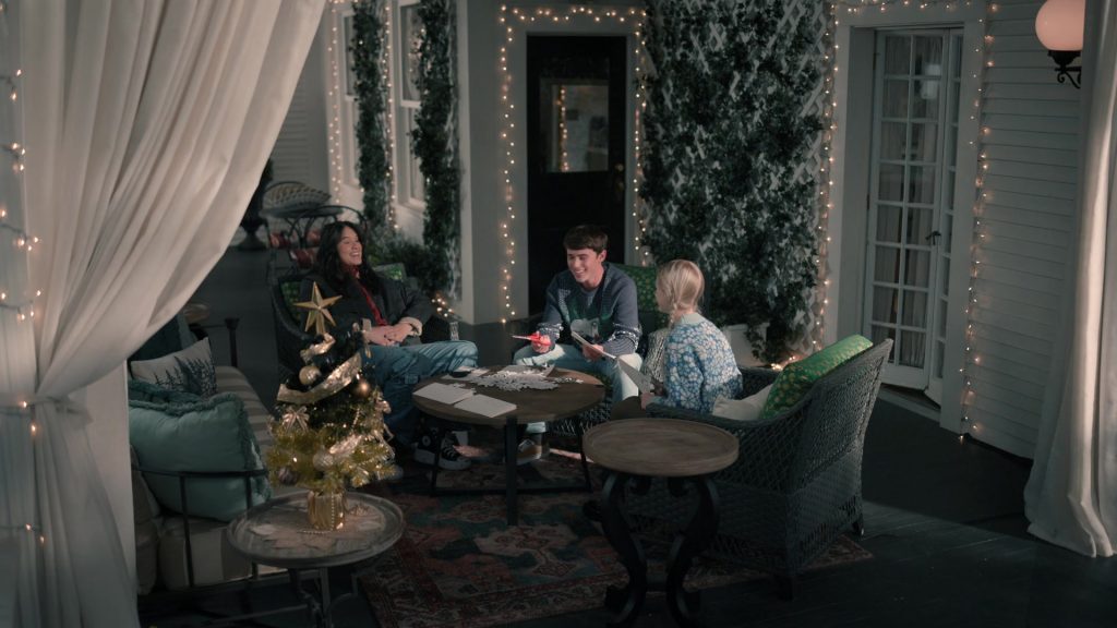 Converse Shoes in Sweet Magnolias S04E09 “Dance Your Sugarplum Off” (2025) (Image 1)