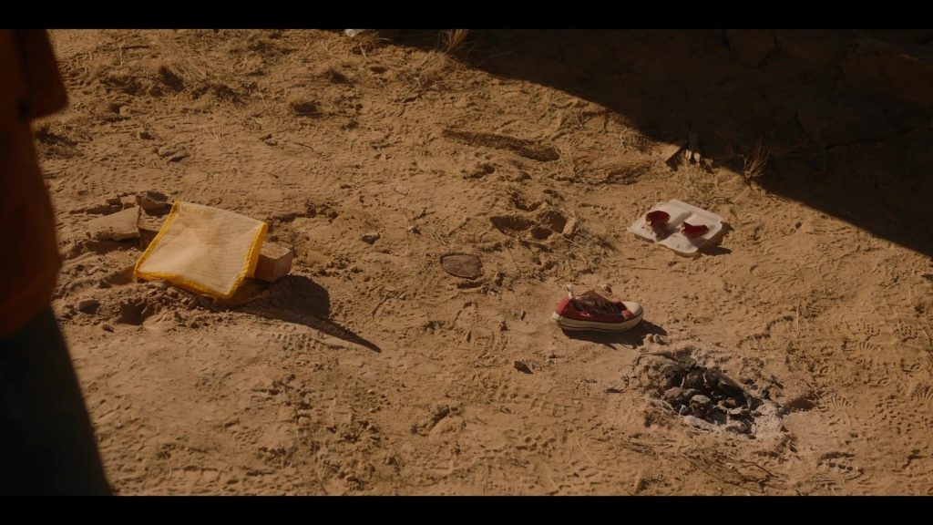 Converse Shoes in The Cleaning Lady S03E04 “Agua, Fuego, Tierra, Viento” (2024) (Image 2)