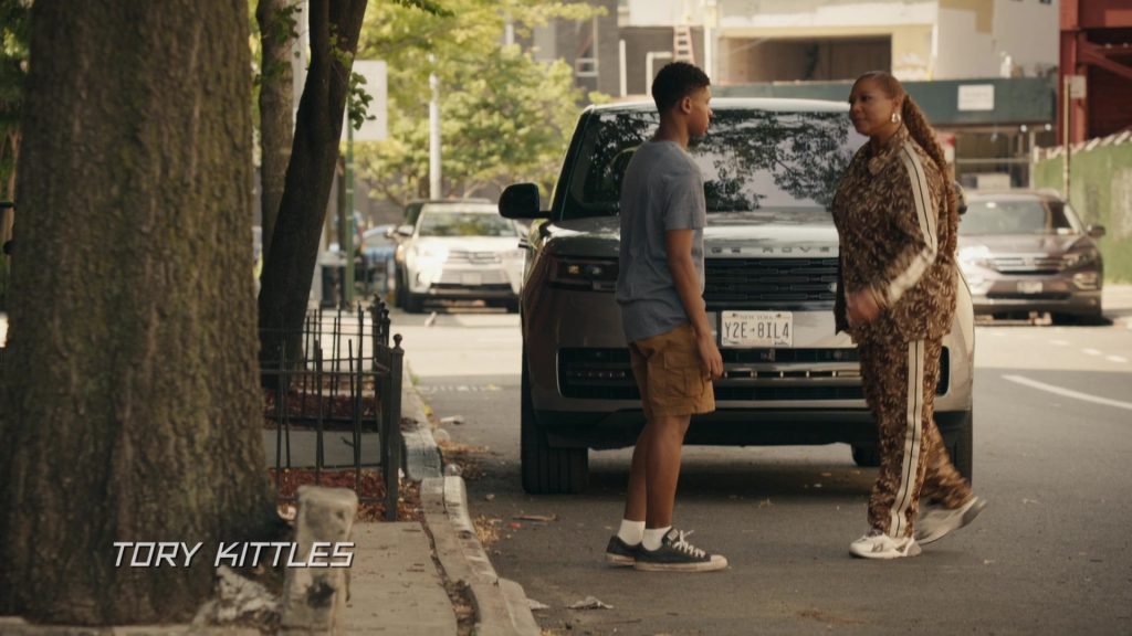 Converse Shoes in The Equalizer S05E01 “The Lost Ones” (2024) (Image 3)