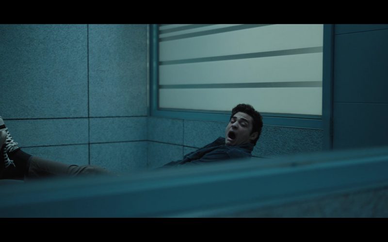 Converse Shoes in The Recruit S02E04 “A.T.N.W.H.Y.P.A.B.H.” (2025) (Image 1)