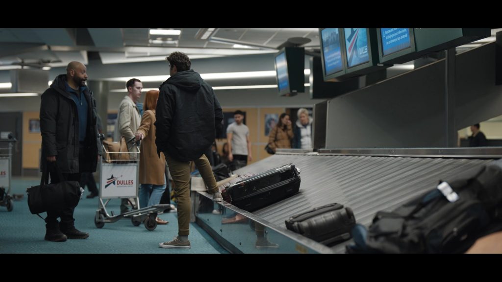 Converse Shoes in The Recruit S02E04 “A.T.N.W.H.Y.P.A.B.H.” (2025) (Image 5)