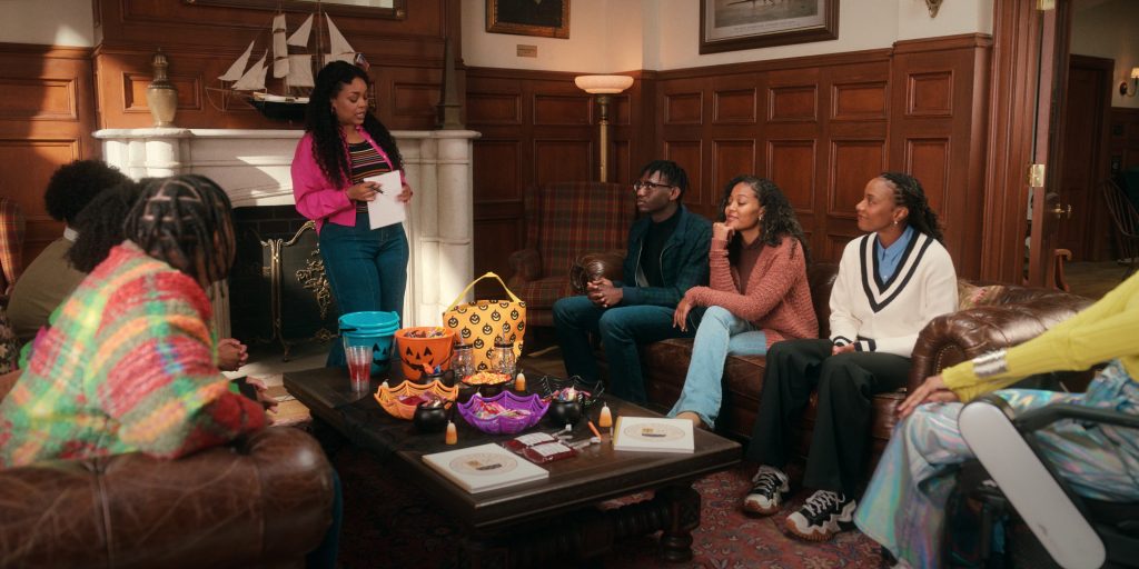 Converse Shoes in The Sex Lives of College Girls S03E06 “Halloween & Oat Milk” (2024) (Image 2)