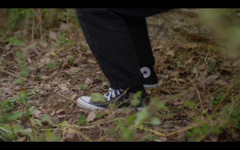 Converse Shoes in Vampire Academy S01E01 “Pilot” (2022) (Image 1)