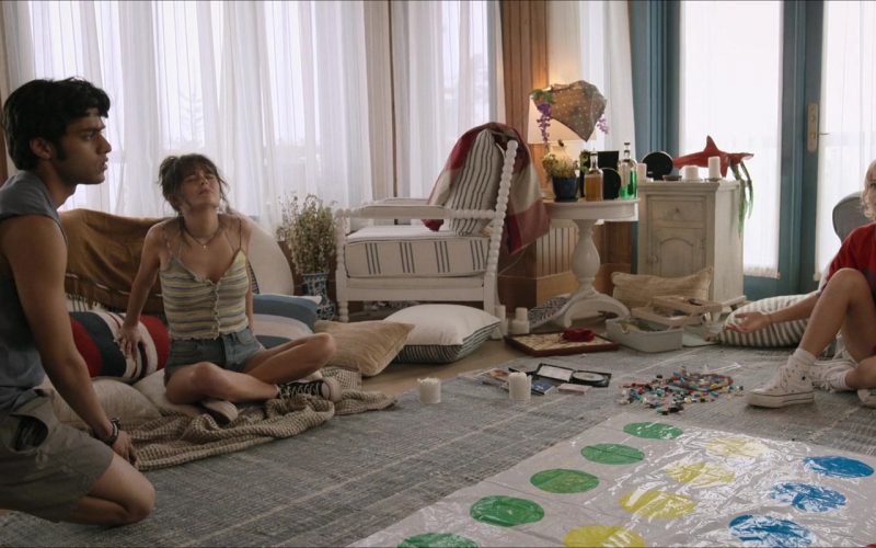 Converse Shoes in We Were Liars S01E03 “The Ties Were Black, the Lies Were White” (2025) (Image 1)