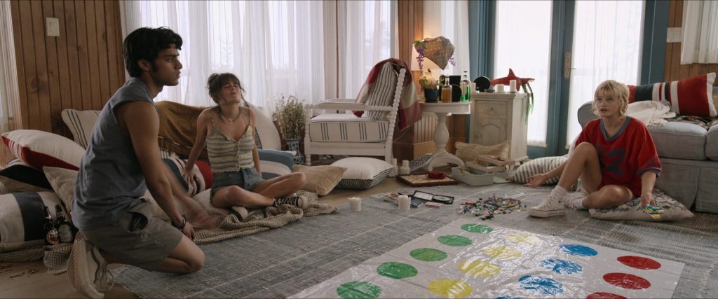 Converse Shoes in We Were Liars S01E03 “The Ties Were Black, the Lies Were White” (2025) (Image 2)