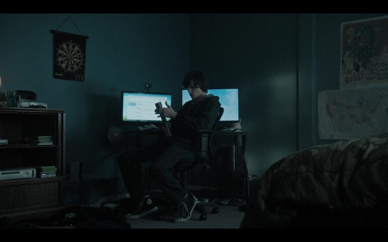 Converse Shoes of Charlie Tahan as Nick in Monsterland S01E02 “Eugene, OR” (2020) (Image 1)