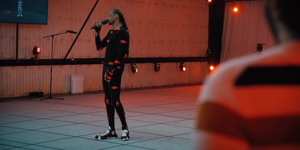 Converse Shoes of Snoop Dogg in Mythic Quest - Raven's Banquet S02E04 “Breaking Brad” (2021) (Image 2)