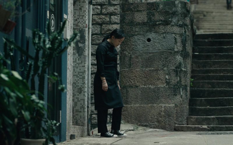 Converse Sneakers Ji-young Yoo as Mercy Cho in Expats S01E03 “Mid-Levels” (2024) (Image 1)