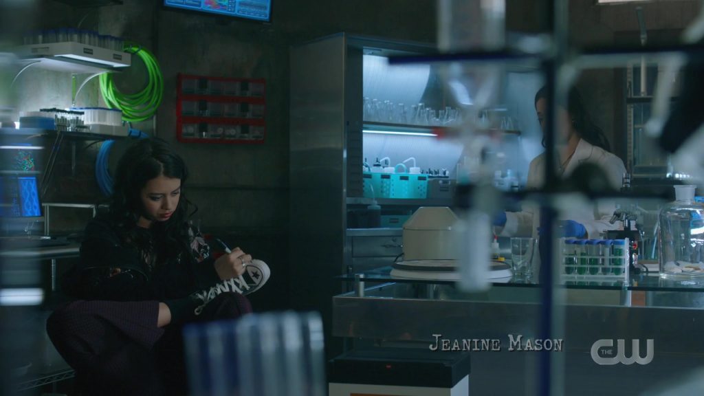Converse Sneakers Worn by Amber Midthunder as Rosa in Roswell, New Mexico S02E12 “Crash Into Me” (2020) (Image 2)
