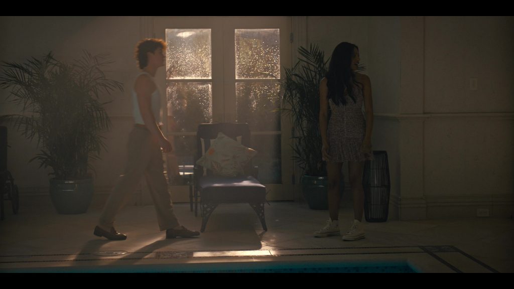 Converse Sneakers in Cruel Intentions S01E03 “Gamma” (2024) (Image 1)