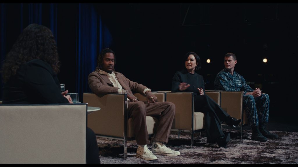 Converse Sneakers in Dave S03E08 “Met Gala” (2023) (Image 5)