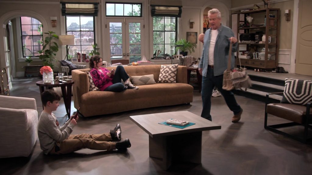 Converse Sneakers in Extended Family S01E10 “The Consequences of Familial Obligations” (2024) (Image 1)