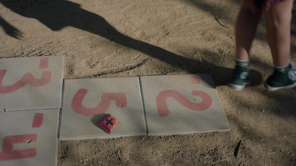 Converse Sneakers in High Potential S01E13 “Let's Play” (2025) (Image 2)