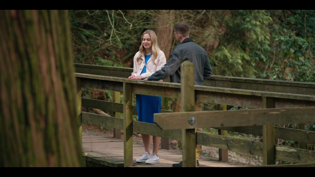 Converse Sneakers in Virgin River S06E04 “Brothers & Sisters” (2024) (Image 8)
