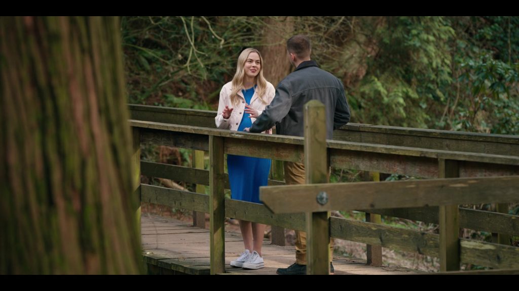 Converse Sneakers in Virgin River S06E04 “Brothers & Sisters” (2024) (Image 9)