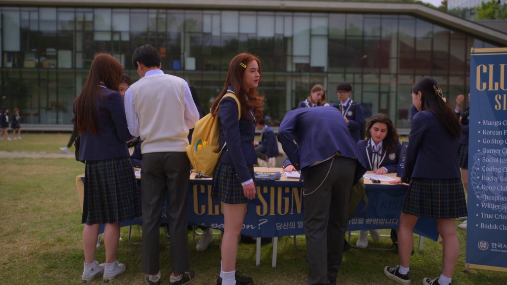 Converse Sneakers in XO, Kitty S01E03 “KISS” (2023) (Image 1)