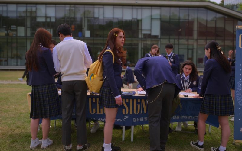Converse Sneakers in XO, Kitty S01E03 “KISS” (2023) (Image 1)