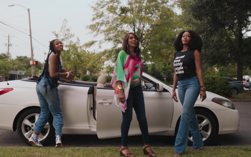 Converse Sneakers of Alana Bright as Nikki Vaughn in Our Kind of People S01E01 “Reparations” (2021) (Image 1)