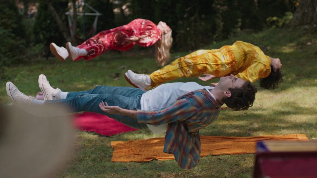 Converse Sneakers of John Reynolds as Drew Gardner in Search Party S05E08 “Song of Songs” (2022) (Image 1)