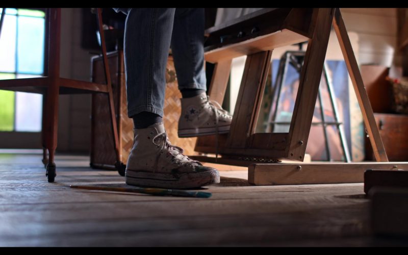 Converse Sneakers of Lily Tomlin as Frankie Bergstein in Grace and Frankie S07E15 “The Fake Funeral” (2022) (Image 1)