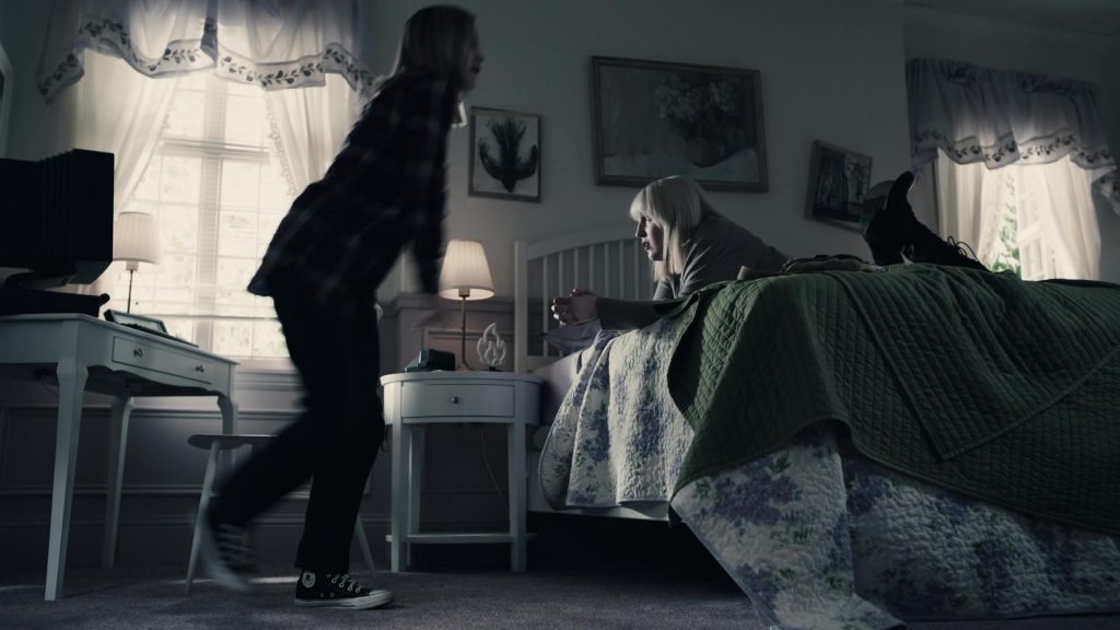 Converse Women's Shoes in Cruel Summer S01E05 “As the Carny Gods Intended” (2021) (Image 1)